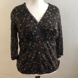 Notations Brown Blouse w Floral Sewn Design